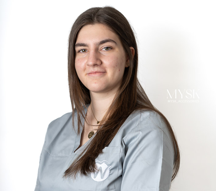 cabinet dentaire white equipe Almira Mazrekaj 1